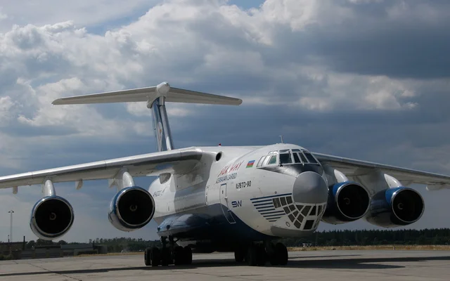 伊尔-76运输机（ Ilyushin Il-76）图片壁纸