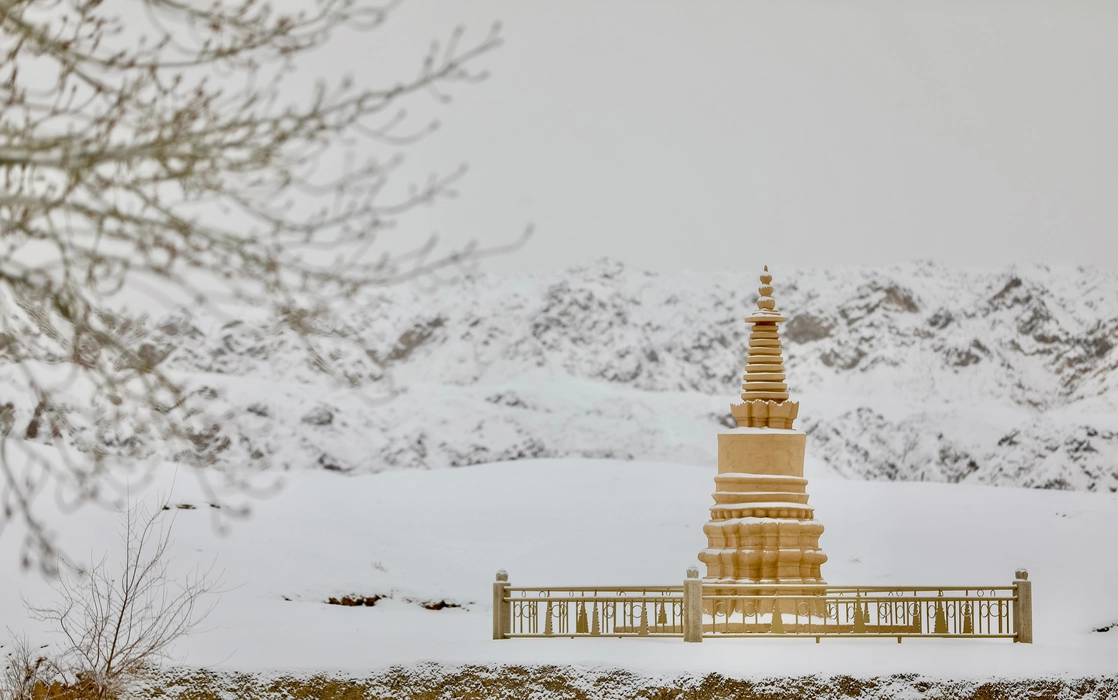 雪中的莫高窟图片旅游风景桌面