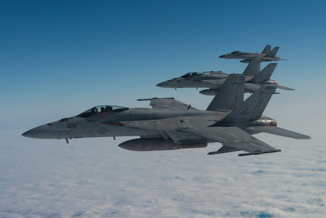 F/A-18大黄蜂式战斗攻击机图片壁纸