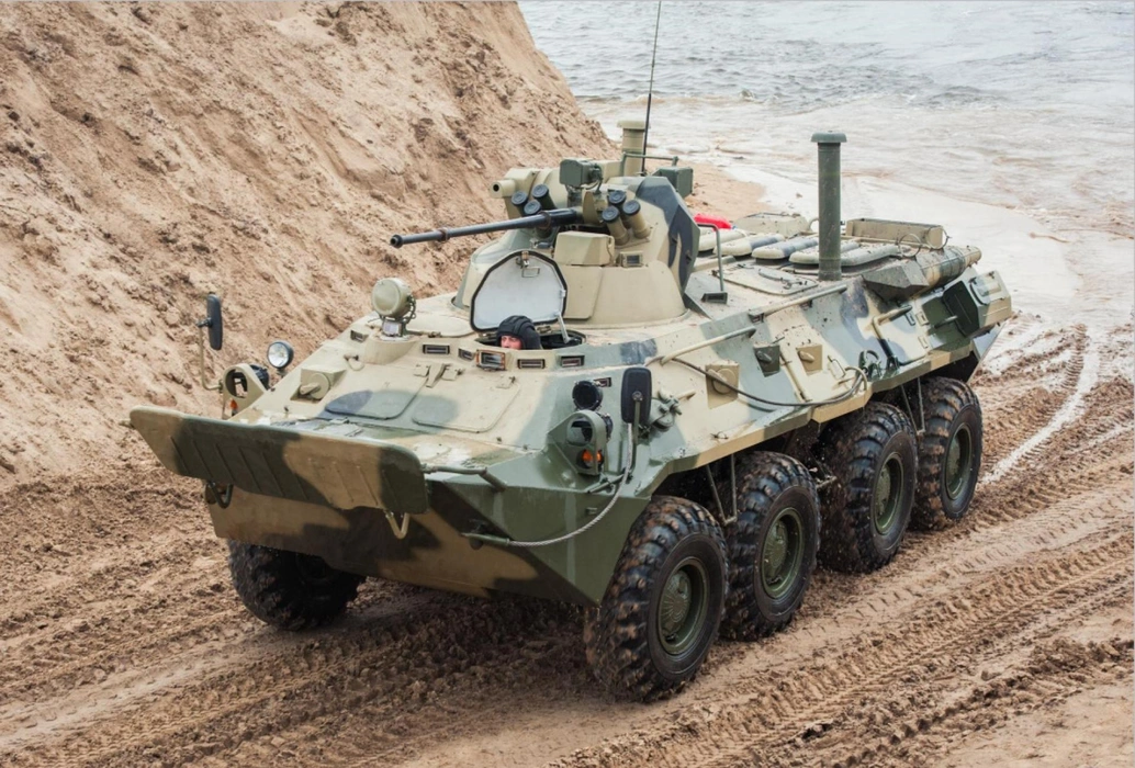 BTR82A轮式装甲车图片桌面壁纸