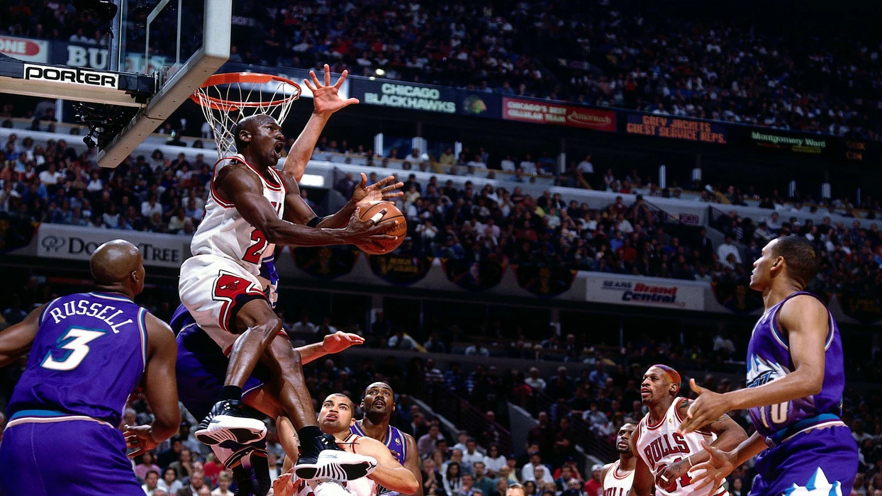 篮球飞人迈克尔·乔丹（Michael Jordan）高清桌面壁纸