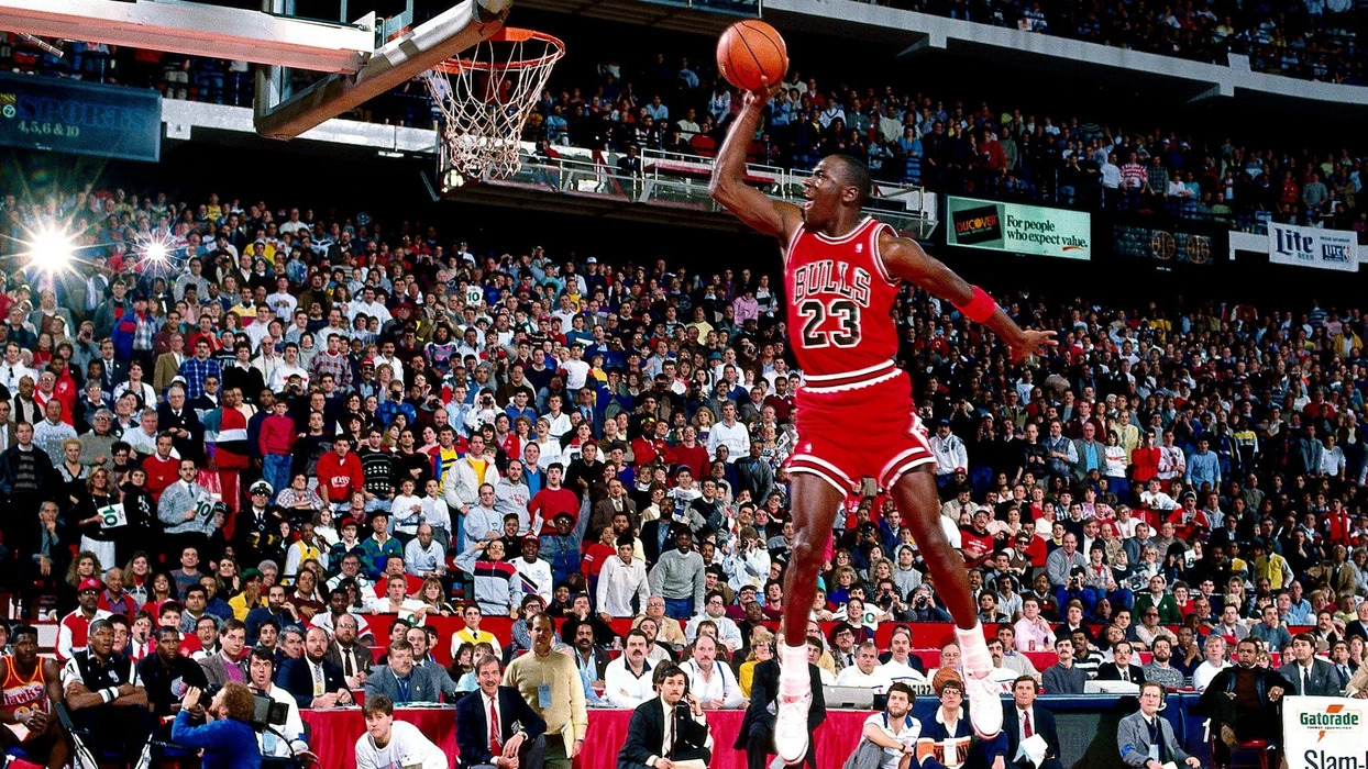 篮球飞人迈克尔·乔丹（Michael Jordan）高清桌面壁纸