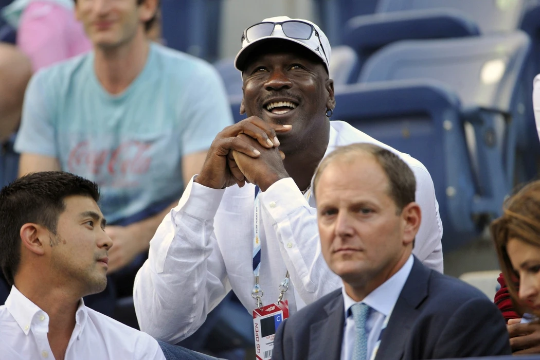 篮球飞人迈克尔·乔丹（Michael Jordan）高清桌面壁纸