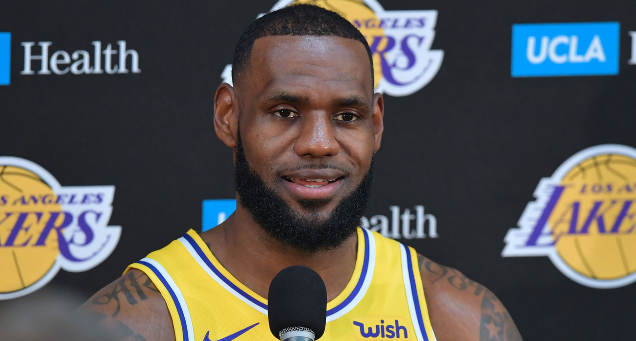 勒布朗·詹姆斯（LeBron James）高清桌面壁纸