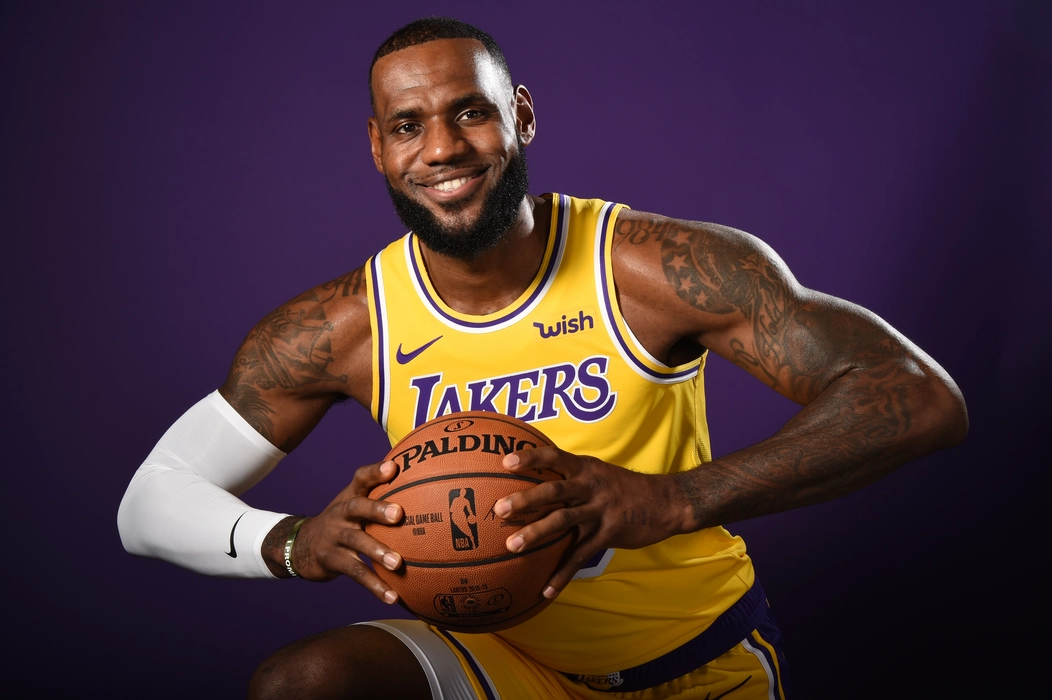 勒布朗·詹姆斯（LeBron James）高清桌面壁纸