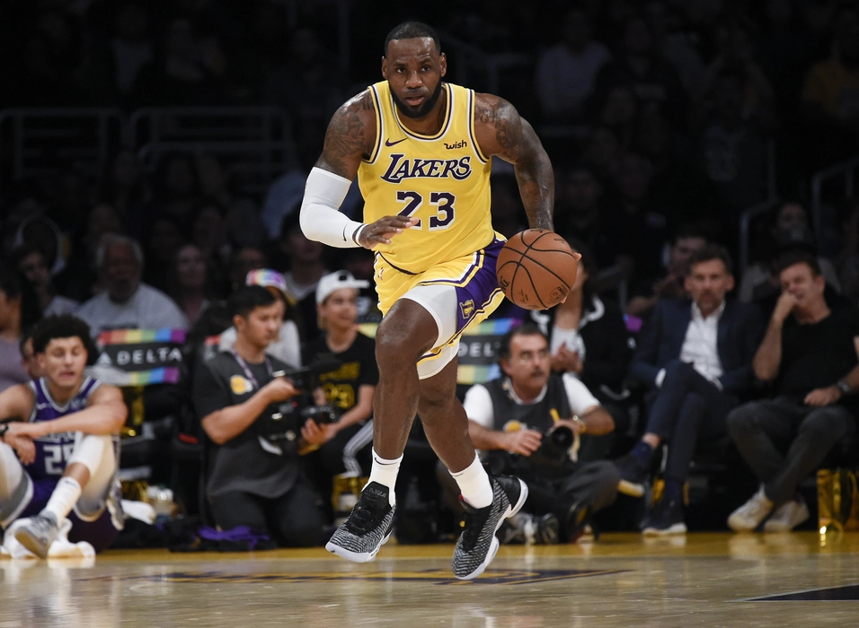 勒布朗·詹姆斯（LeBron James）高清桌面壁纸