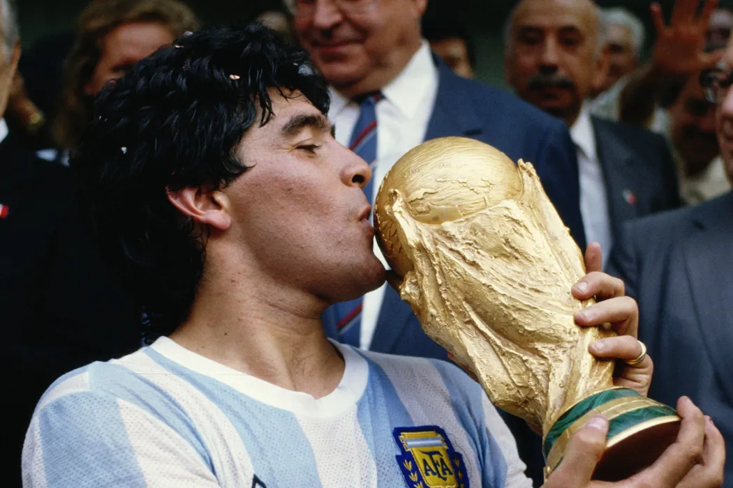 迭戈·马拉多纳（Diego Armando Maradona）高清桌面壁纸