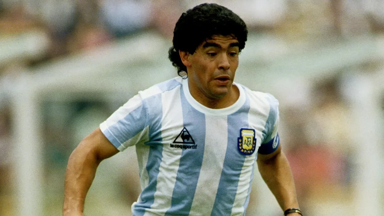 迭戈·马拉多纳（Diego Armando Maradona）高清桌面壁纸