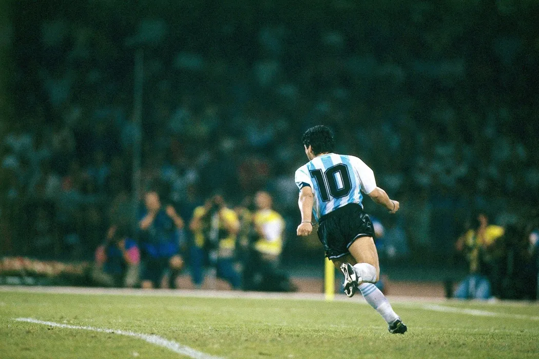 迭戈·马拉多纳（Diego Armando Maradona）高清桌面壁纸