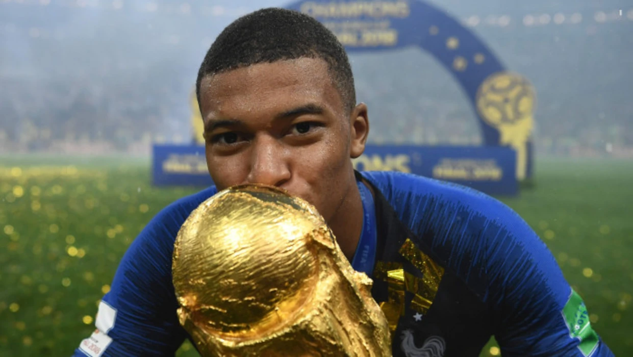 基利安·姆巴佩（Kylian Mbappé）图片桌面壁纸