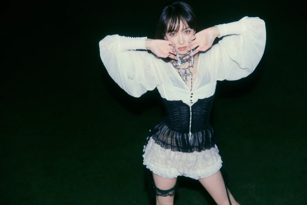 Victoria宋茜神秘哥特风写真图片壁纸