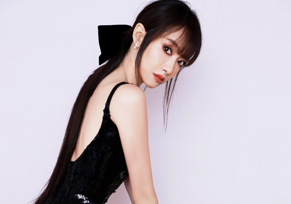 Victoria宋茜黑色亮片裙写真图片壁纸