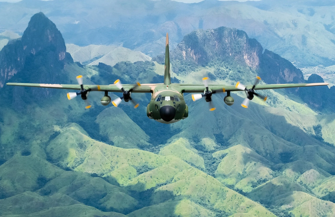 C-130运输机高清图片桌面壁纸
