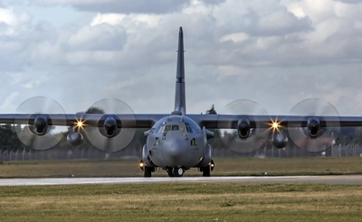C-130运输机高清图片桌面壁纸
