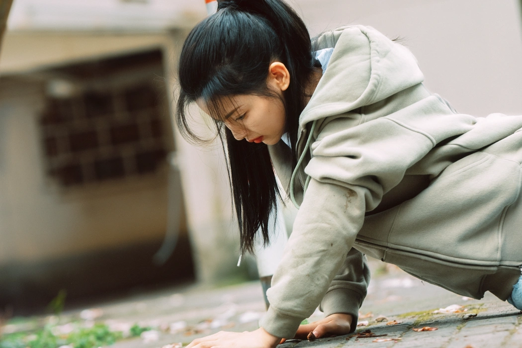 电视剧《如果奔跑是我的人生》杨超越饰陈若华剧照