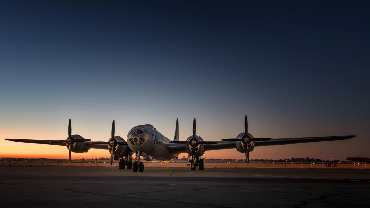 B-29战略轰炸机高清图片桌面壁纸