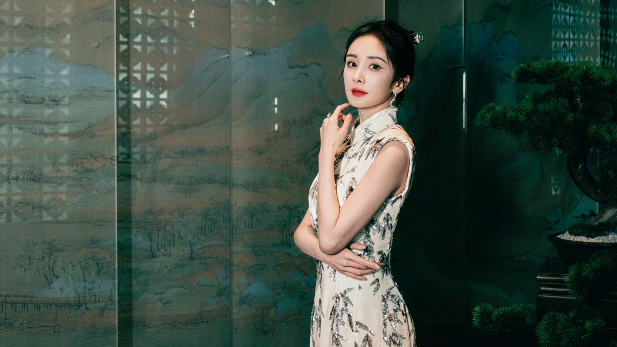 杨幂竹影旗袍氛围感写真图片壁纸