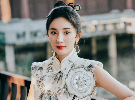 杨幂竹影旗袍氛围感写真图片壁纸