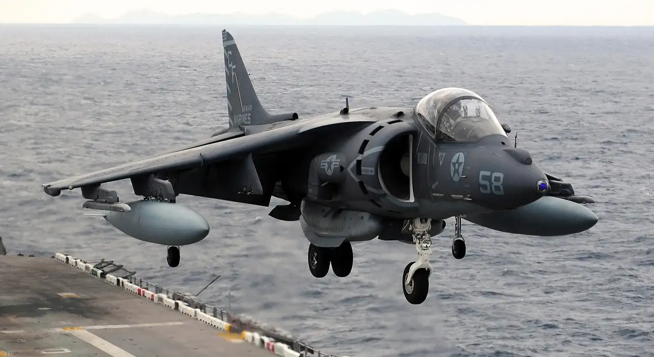 （AV-8 Harrier）AV-8战斗机图片壁纸