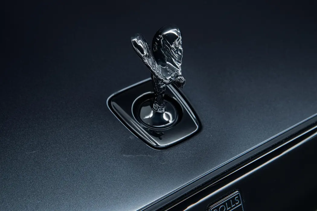  劳斯莱斯古思特Black Badge汽车图片壁纸