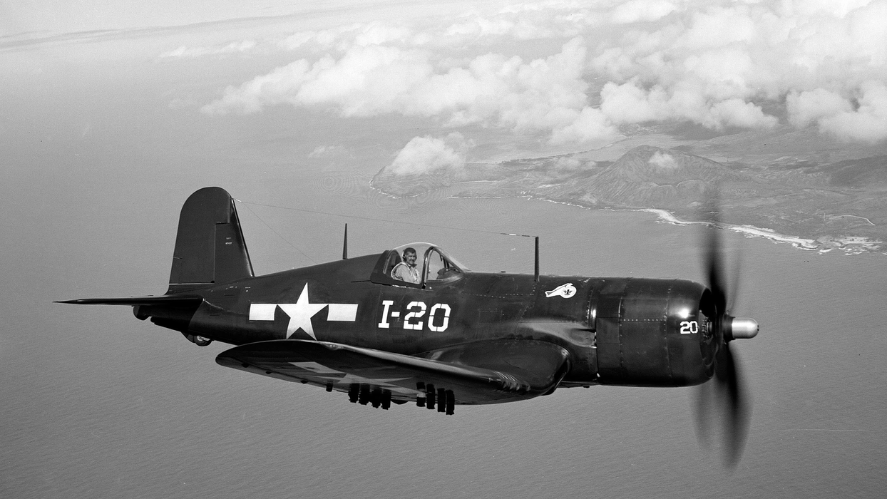 F4U海盗战斗机（Vought F4U Corsair）图片壁纸
