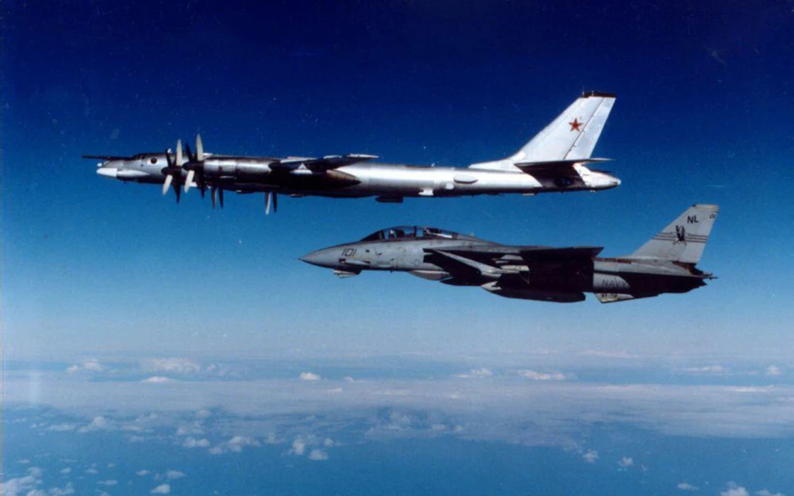 图-95轰炸机（TU-95）图片桌面壁纸