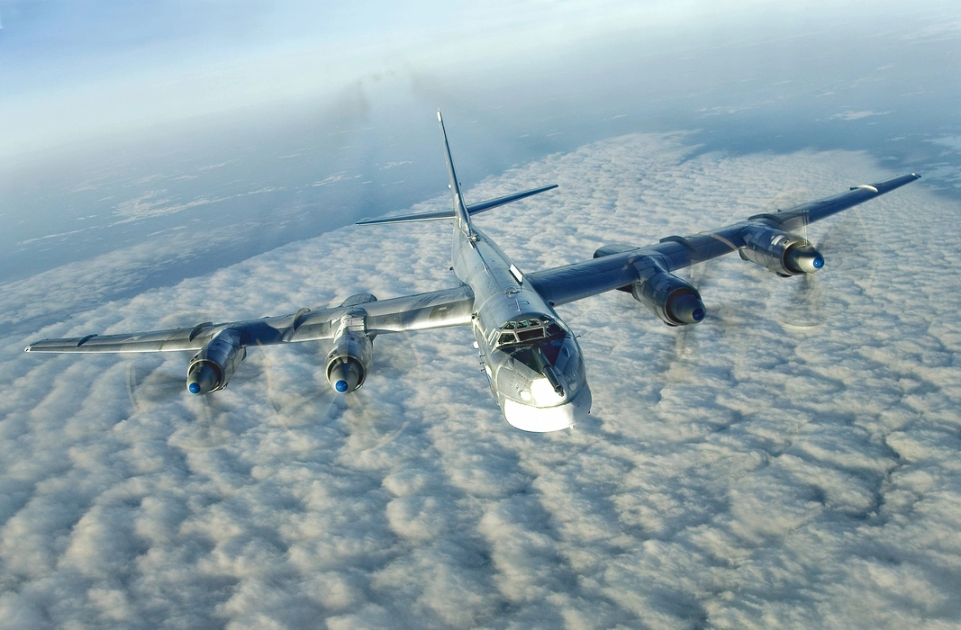 图-95轰炸机（TU-95）图片桌面壁纸