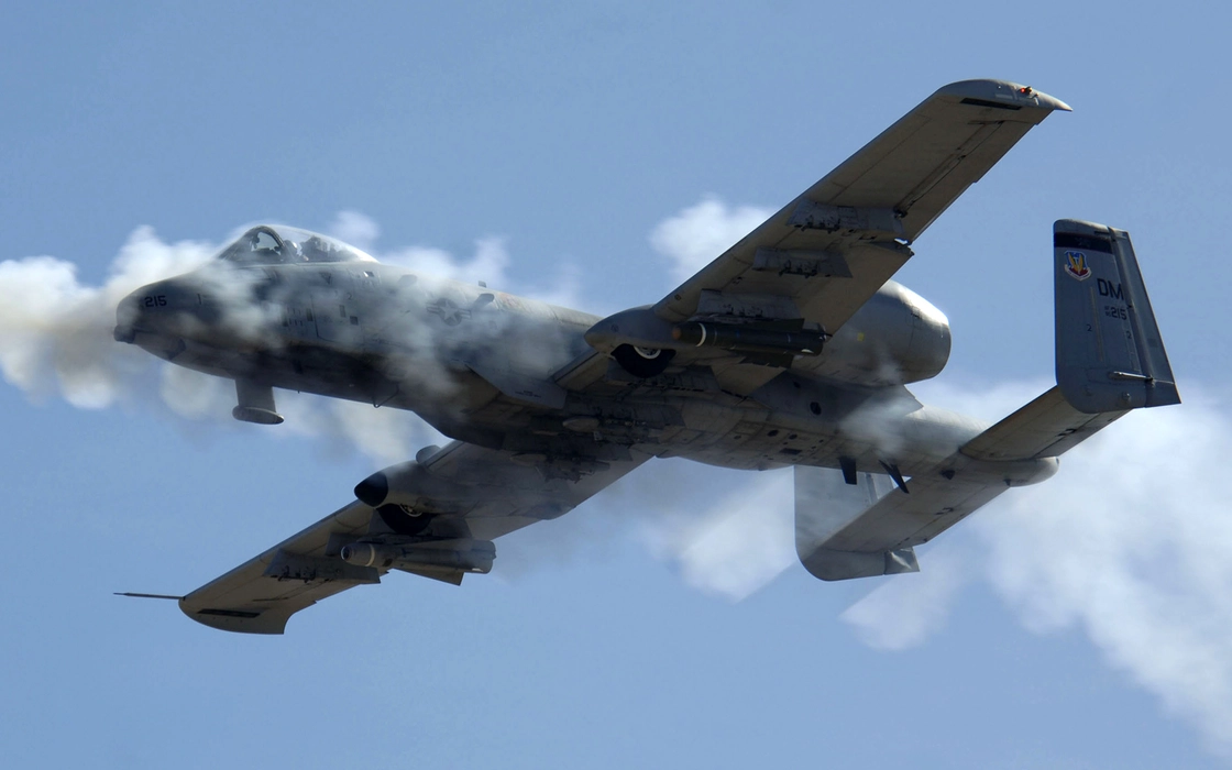A-10攻击机（Thunderbolt II）图片壁纸