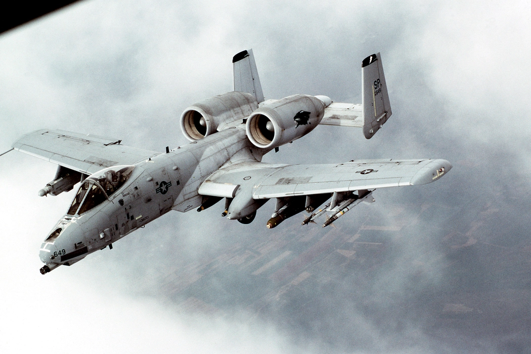 A-10攻击机（Thunderbolt II）图片壁纸