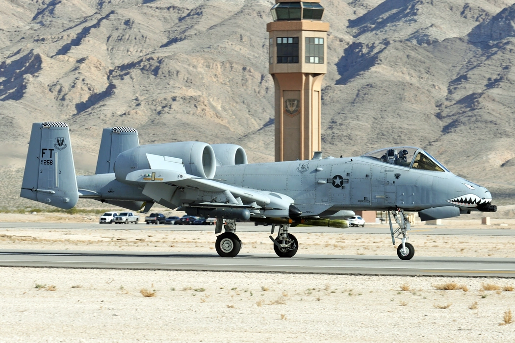 A-10攻击机（Thunderbolt II）图片壁纸