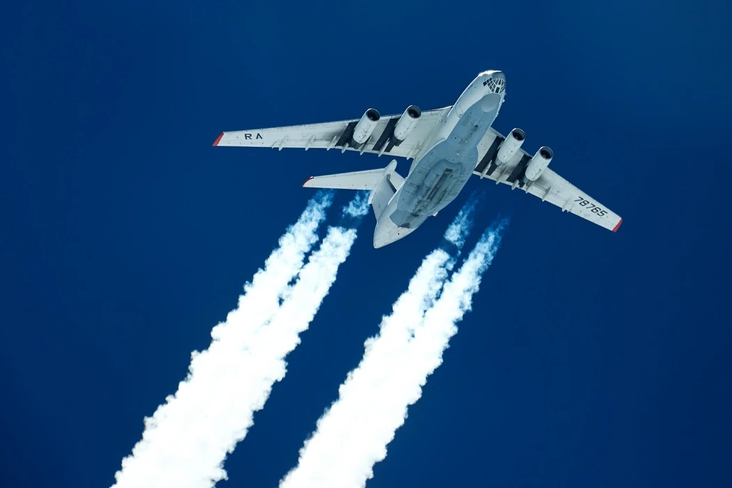 伊尔-76运输机（Ilyushin Il-76）图片壁纸