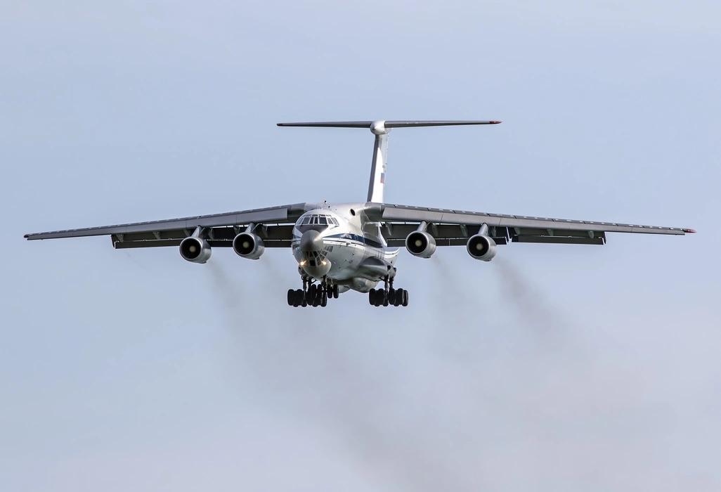伊尔-76运输机（Ilyushin Il-76）图片壁纸