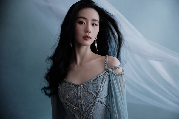 刘诗诗雾蓝长裙优雅写真图片壁纸