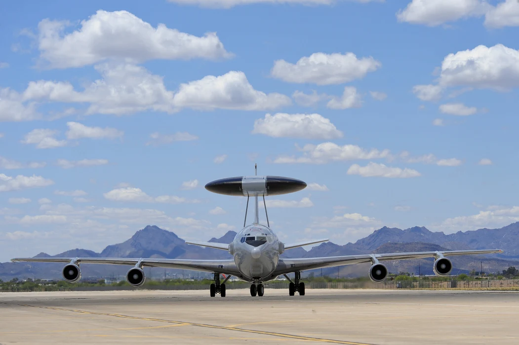 E-3空中预警机高清图片桌面壁纸