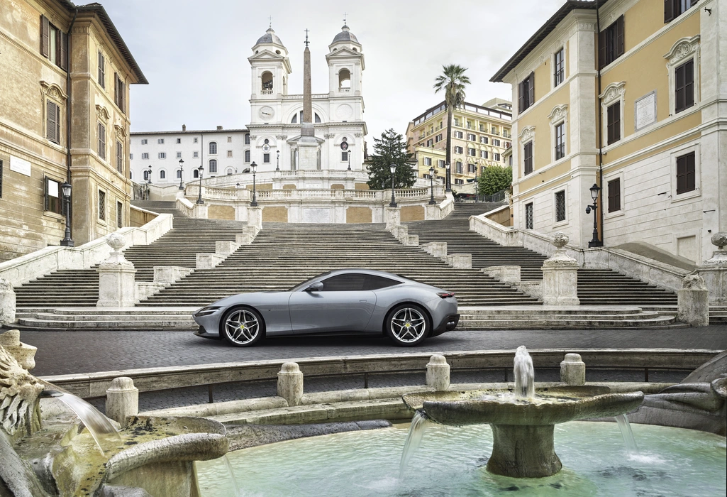 银色法拉利 Ferrari Roma 超跑图片壁纸