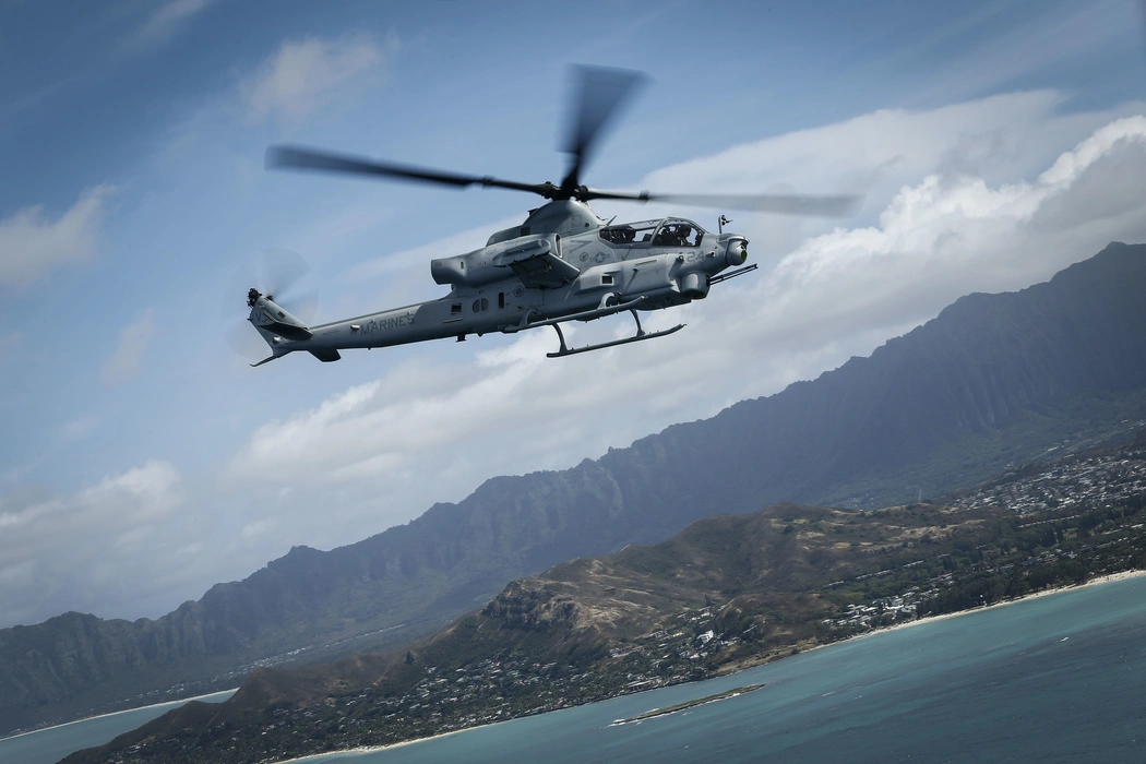 AH-1Z蝰蛇直升机图片桌面壁纸