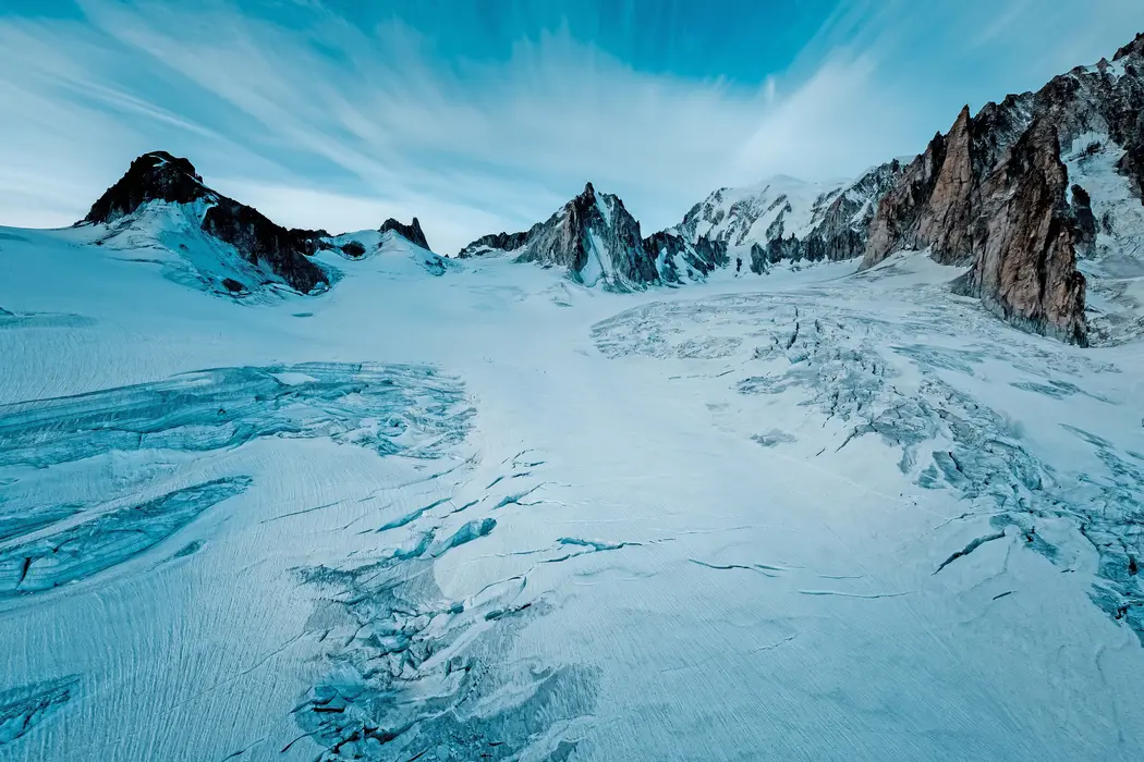 4K巍峨雪山图片旅游风景桌面