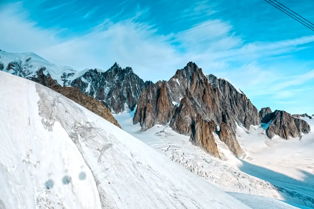 4K巍峨雪山图片旅游风景桌面