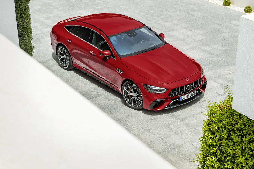 红色梅赛德斯 AMG GT 63 S 跑车壁纸