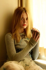 艾丽·范宁 （Elle Fanning）图片桌面壁纸