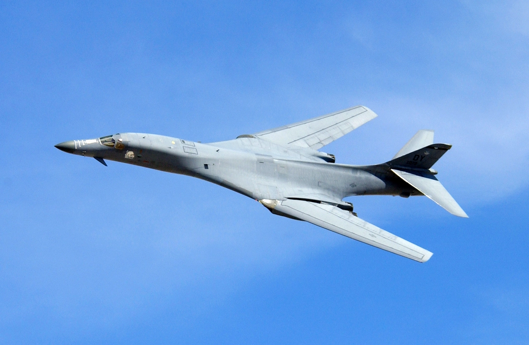 B-1轰炸机（B-1 bomber）图片桌面壁纸（一）