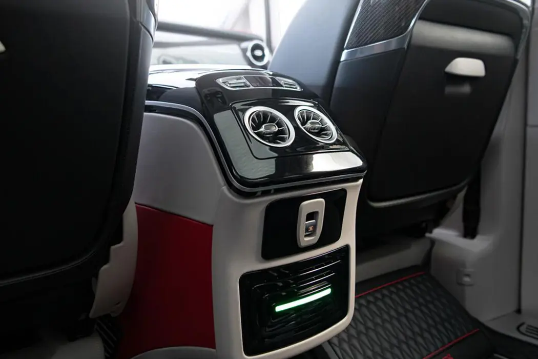 博速 V级 2023款 V 260L B25 运动版 汽车壁纸