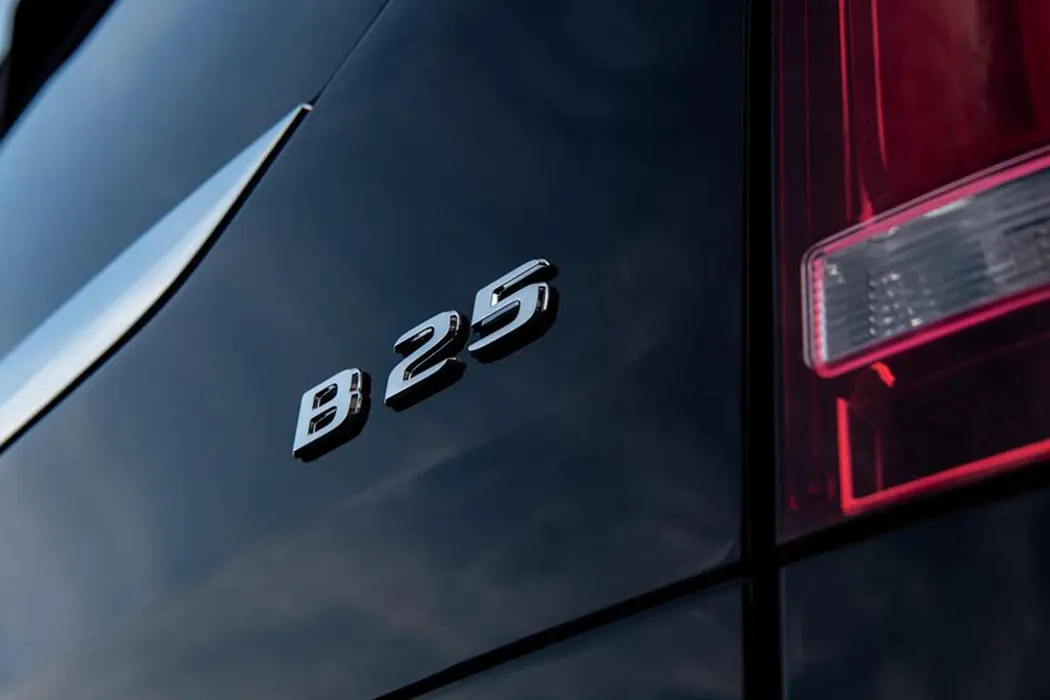 博速 V级 2023款 V 260L B25 运动版 汽车壁纸
