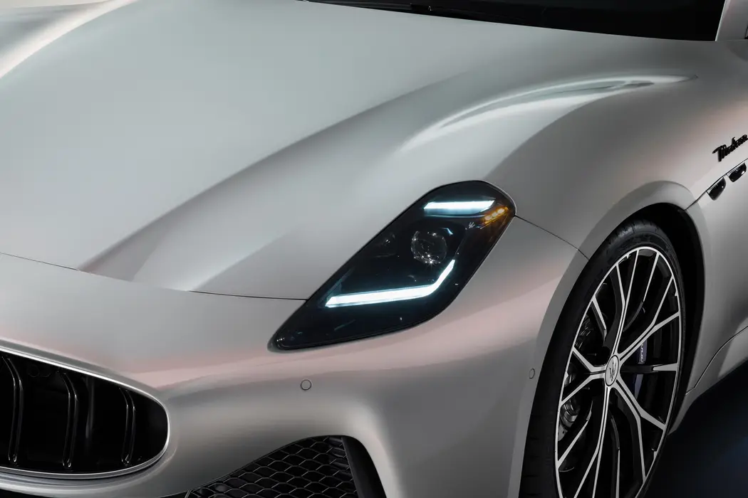 玛莎拉蒂 GranTurismo 轿跑车图片壁纸