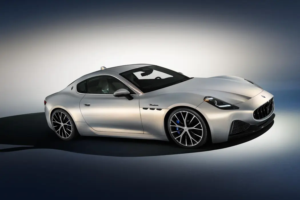 玛莎拉蒂 GranTurismo 轿跑车图片壁纸