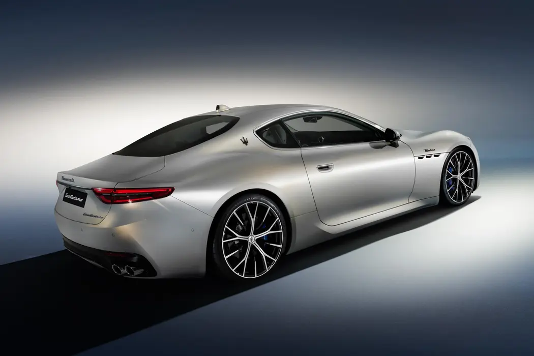 玛莎拉蒂 GranTurismo 轿跑车图片壁纸