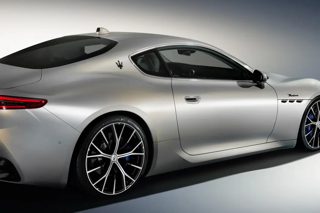 玛莎拉蒂 GranTurismo 轿跑车图片壁纸