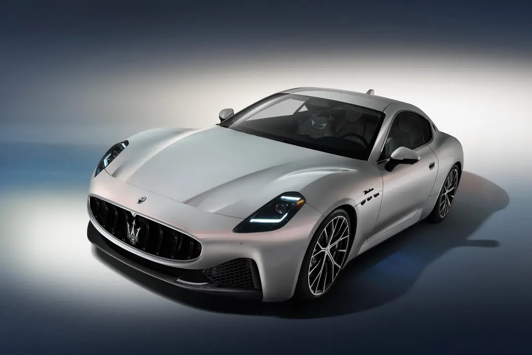 玛莎拉蒂 GranTurismo 轿跑车图片壁纸