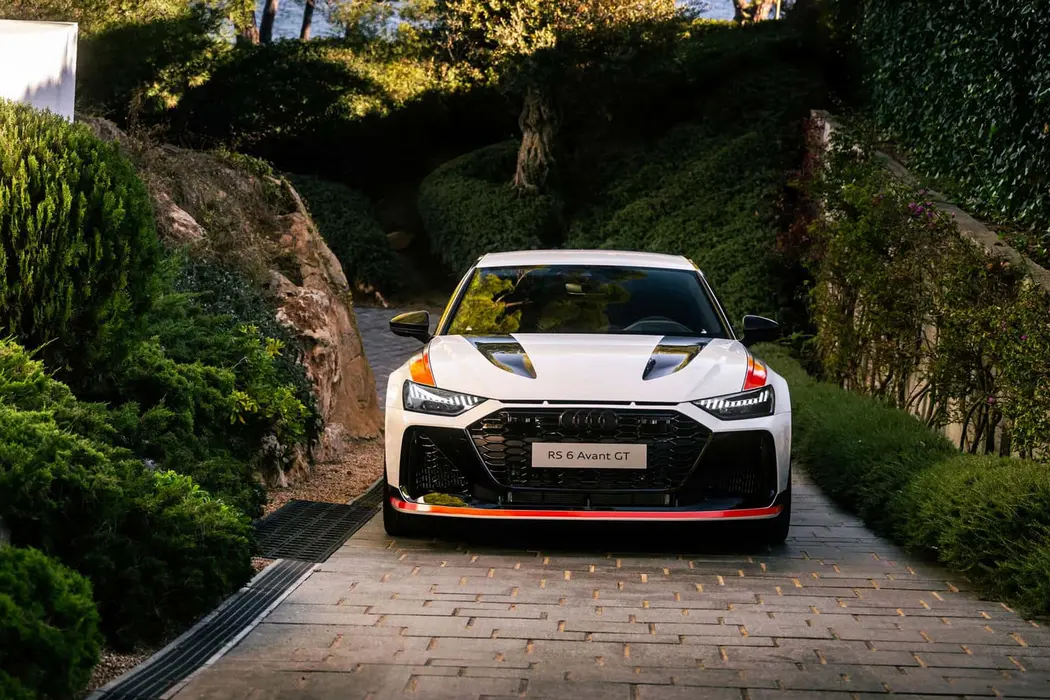 奥迪RS 6 2024款 RS 6 Avant GT 汽车壁纸