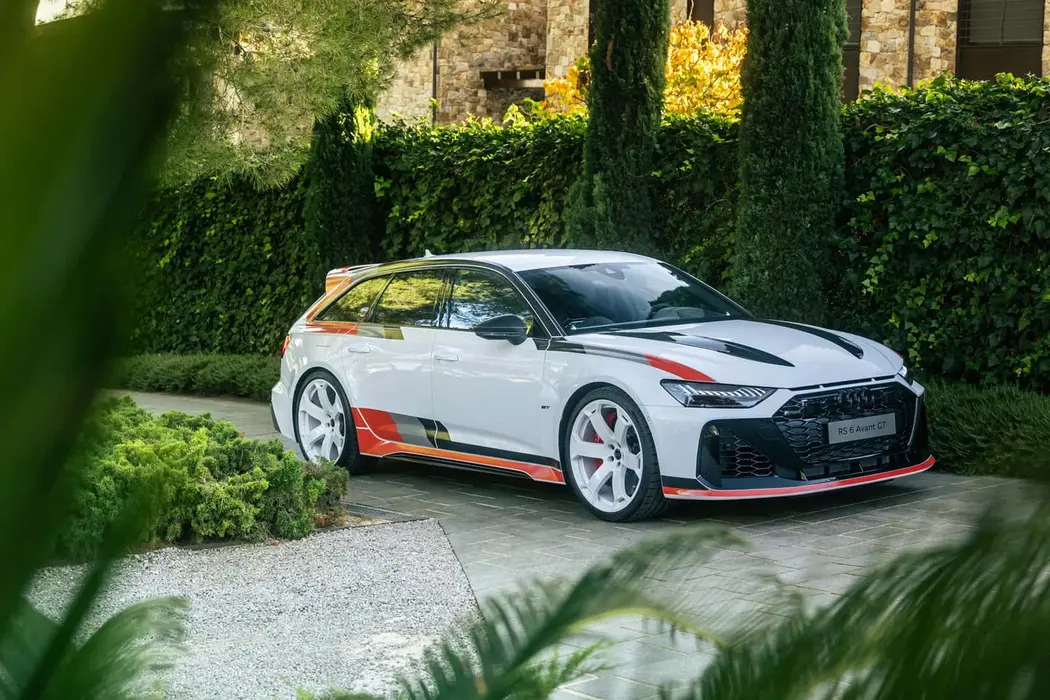 奥迪RS 6 2024款 RS 6 Avant GT 汽车壁纸